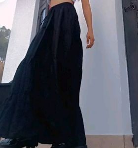 Asthethic White And Black Skirt