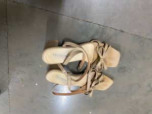 Elegant Bow Detail Block Heel Sandals