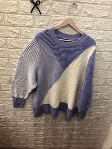 Stylish Lavender &amp; White Sweater🎗️🌷