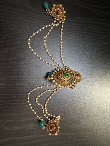 Chudamani With Earrings