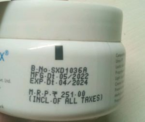 MOISTUREX CREAM ( Urea, Lactic Acid, Propylene Glycol And Light Liquid Parraffin Cream)