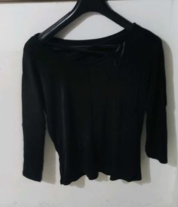 Black 3/4 Sleeve Top
