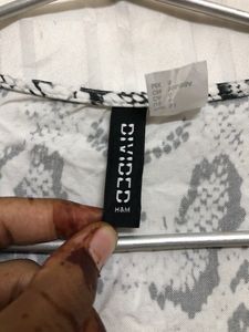 H&amp;M Black Long Sleeve V Neck Top