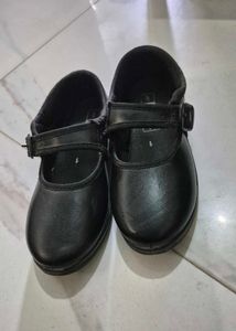 Black And White Casual School Shoes Girls. 2 Pairs