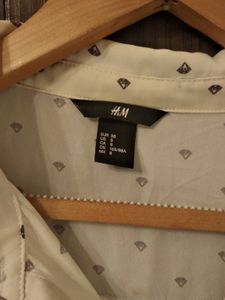 H&amp;M Patterned Button-Down Shirt