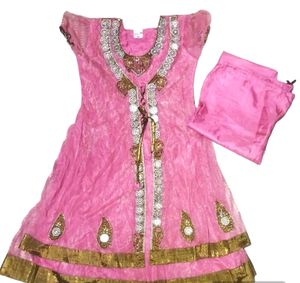 ❣️New Beautiful Shining Pink Net Anarkali Suit