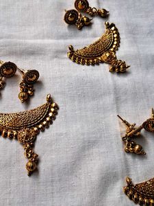 Gold-toned Earrings &amp; pendant set