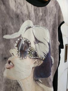 Unique Graphic Print T-Shirt