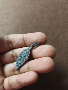 92.5 | Silver Marcasites Leaf Pendant
