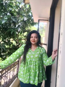 Floral Green Top