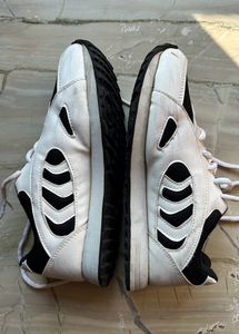 Black &amp; White Sports Shoes