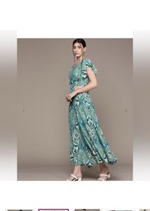 LABEL RITU KUMARFloral Print Crop Top with Skirt
