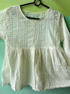 Casual white trendy top for u..🌸🌸