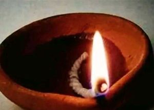🪔 शुद्ध मिट्टी के दीये – घर की रौशनी और शुद्धता😍