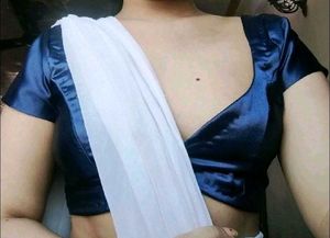 1 Hook Backless Deep Neck Non Padded Blouse