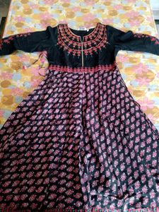 Elegant Embroidered Kurta