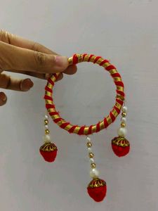 Red &amp; Gold Bangle And Mang Teeka