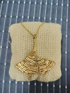 Leaf Pendant Necklace