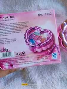 Eyeshadow With Compact Powder