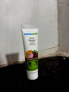 Mamaearth Onion Shampoo