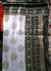 Elegant Green &amp; White Gold Sari