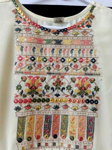 Women&#39;s ethinic Embroidery Vest &amp; Kurta