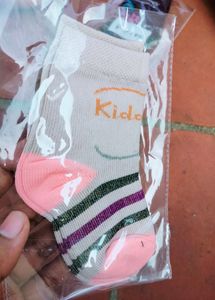 Pair Of 4 Socks for Babies 0-12months