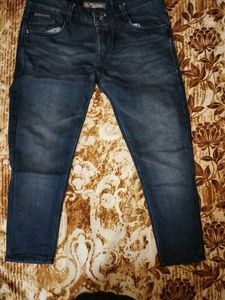 blackish type denim jeans
