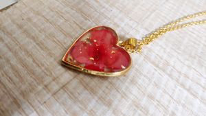 Resin Heart Chain With Petals