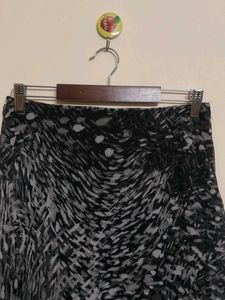 Elegant Patterned Skirt