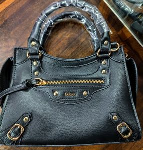 Iykyk Black Metal Detail Shoulder & Sling Bag