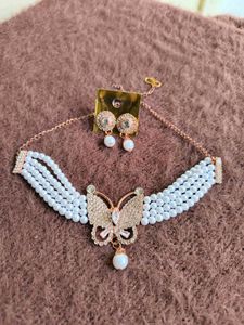 Butterfly Pearl Choker Set