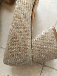Elegant Gold Heels Good With Imperfection