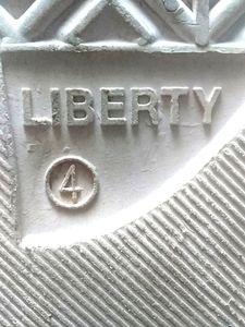 [ Boy / Girl ]red Shoes With Like New Condition 🚨