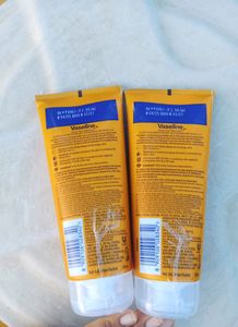 2 Pack ❤️ Vaseline Gluta-Hya Sunscreen 🌞