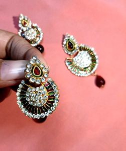 TRADITIONAL ALLOYE LOCKET SET