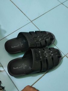 Walkaroo Black Sandals - Size 9