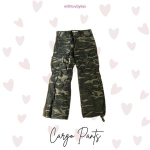 Cargo Pants with details