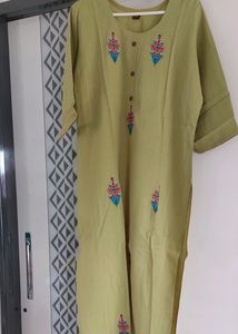 Embroidered Kurti Set