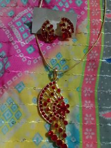 Beautiful Red Pendant With Stud Earrings 💞