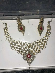 Elegant Necklace Set