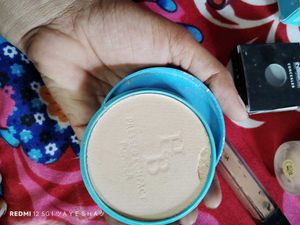 Mackup Combo , Foundation, Face Powder Concilar
