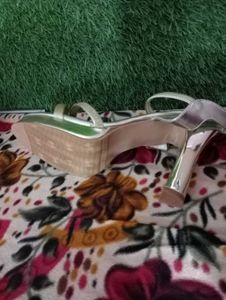 Women&#39;s Golden Block Heels