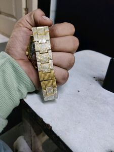 Golden Polish Watch With American Diamond💯😍
