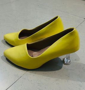 Yellowish Pointed Heels 👠