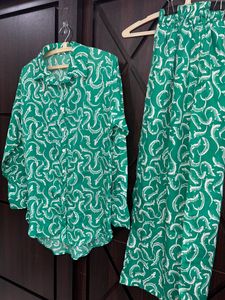 Katrina Kaif Green Co-ord Set.