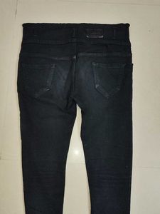 Black Skinny jeans