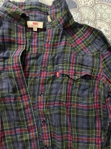 Levi&#39;s Plaid Shirt