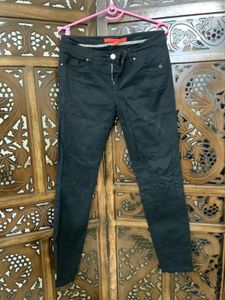 black jean