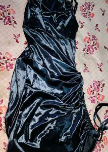 A Bodycon Dress Like Silk Cloth In Navy Blue 💙